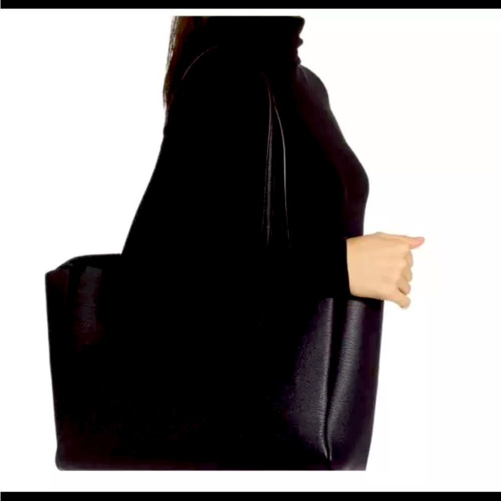 $495 MARC JACOBS The Protege Leather Tote 
Color: BLACK